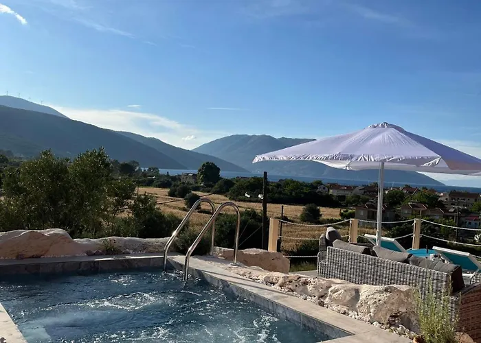 Averto *