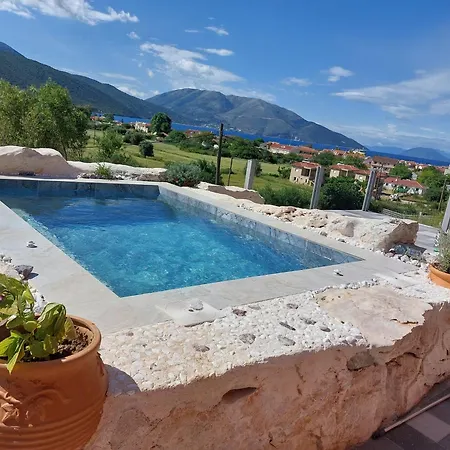 Averto * Sami (Kefalonia)